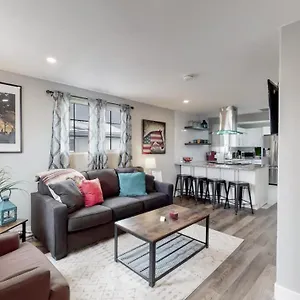 Remodeled Bunkhouse In Denver
