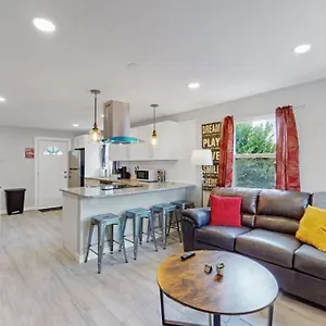 Remodeled 66th 3 King Beds In Denver