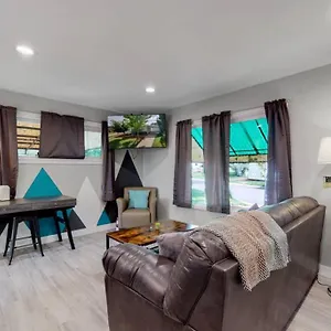 Remodeled Upper Unit With 2 King Beds Denver