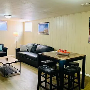 Lower Mable Unit, New Kitchen & 2 King Beds Denver
